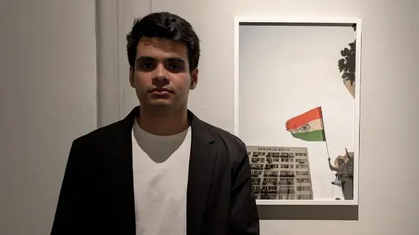रेहान वाड्रा का आरोप, प्रदर्शनी से हटाईं विरोध की तस्वीरें