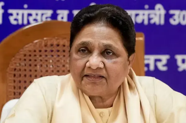 मायावती का अखिलेश पर तीखा हमला