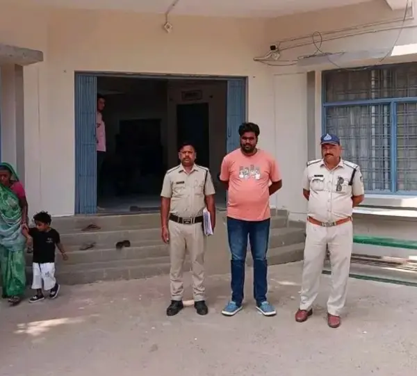 लंबे समय से फरार आरोपी गिरफ्तार