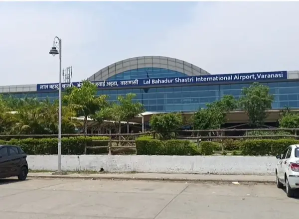 सुरक्षा जांच में दो कर्मचारी घायल