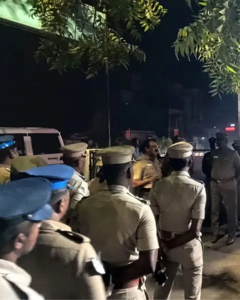जालंधर में मेडिकल स्टोर पर छापा, बाप-बेटे गिरफ्तार