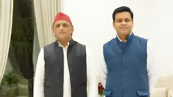 अखिलेश के राज्यसभा उम्मीदवार धनराज नथवानी ने पीएम मोदी की तारीफ की