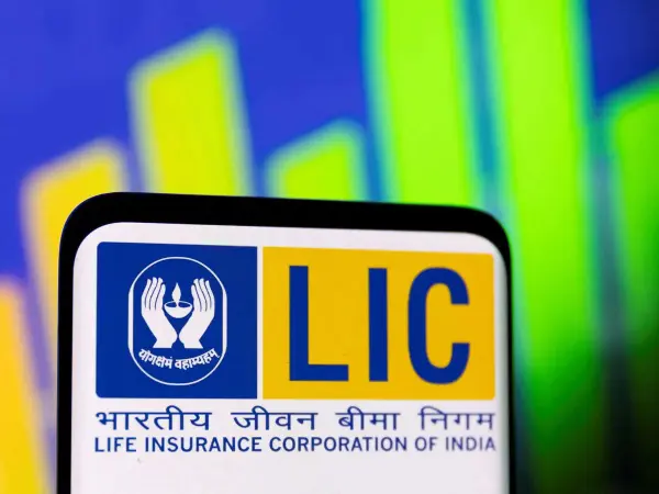 LIC के MD दिनेश पंत ने लिया VRS