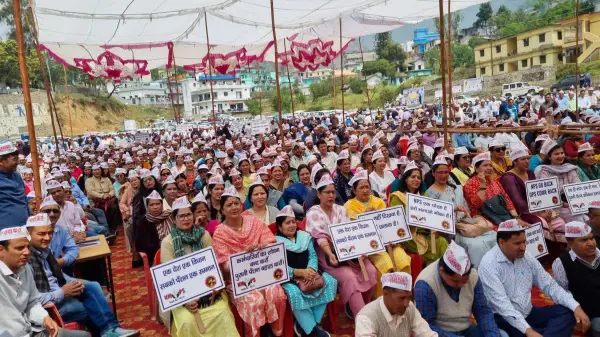 कर्मचारियों ने पुरानी पेंशन पर खोला मोर्चा