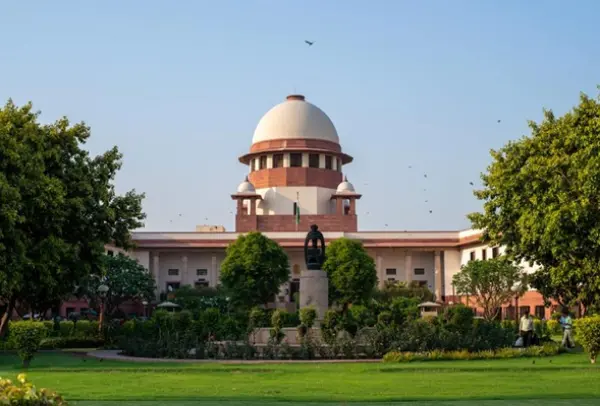 सुप्रीम कोर्ट पहुंचा स्कूलों का मामला
