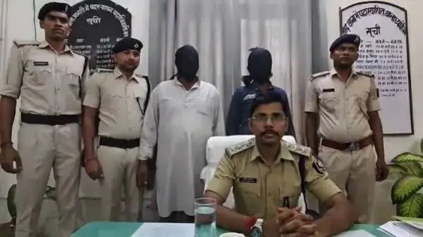 पिता-भाई हथियारों समेत गिरफ्तार