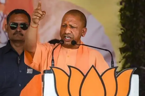 UP के 10 लाख शिक्षा कर्मियों को बड़ा तोहफा