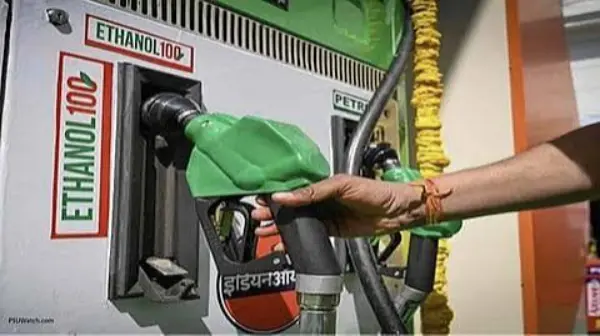 E20 पेट्रोल को लेकर सड़क पर उतरे लोग
