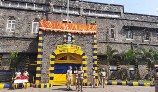 मेटल डिटेक्टर ने खोली शातिर कैदी की पोल
