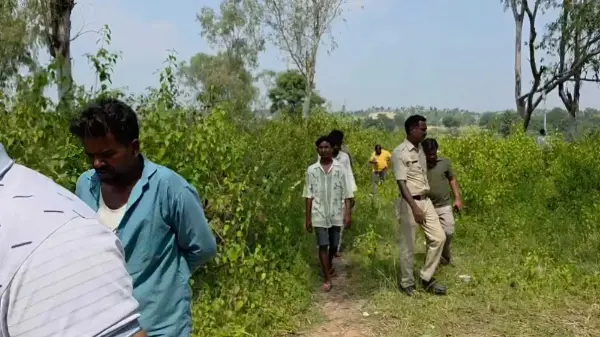 जशपुर में पुलिस आरक्षक का शव पेड़ से लटका मिला, चेहरे पर चोट के निशान