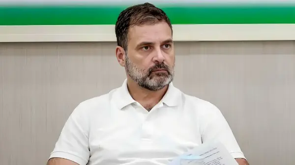 राहुल गांधी के काफिले की गाड़ियां टकराईं, कई घायल